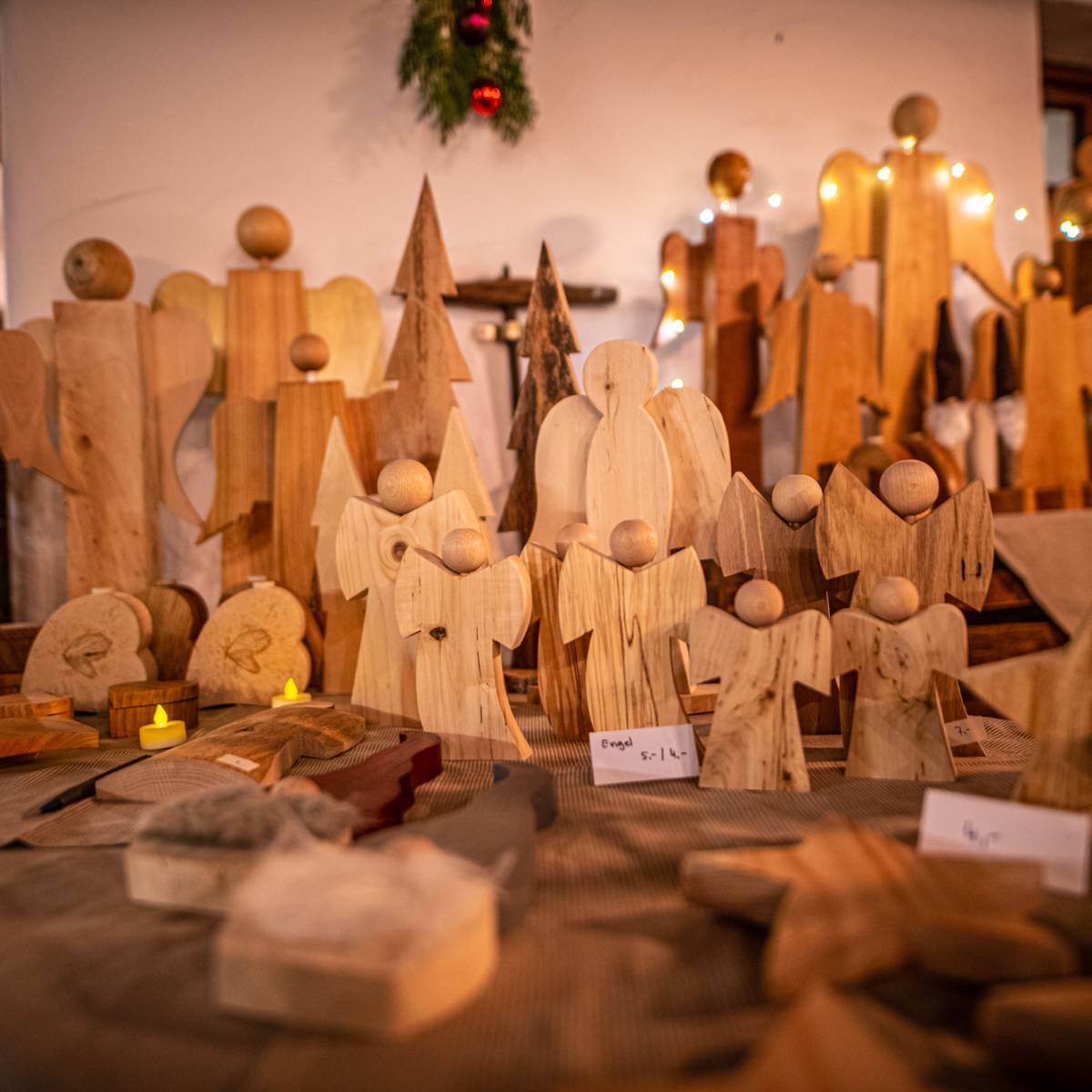 Holzfiguren Weihnachtsmarkt Landgasthaus zur Krone